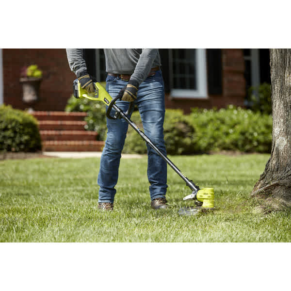 Product Features Image for 18V ONE+™ STRING TRIMMER/EDGER WITH 4AH BATTERY & CHARGER.