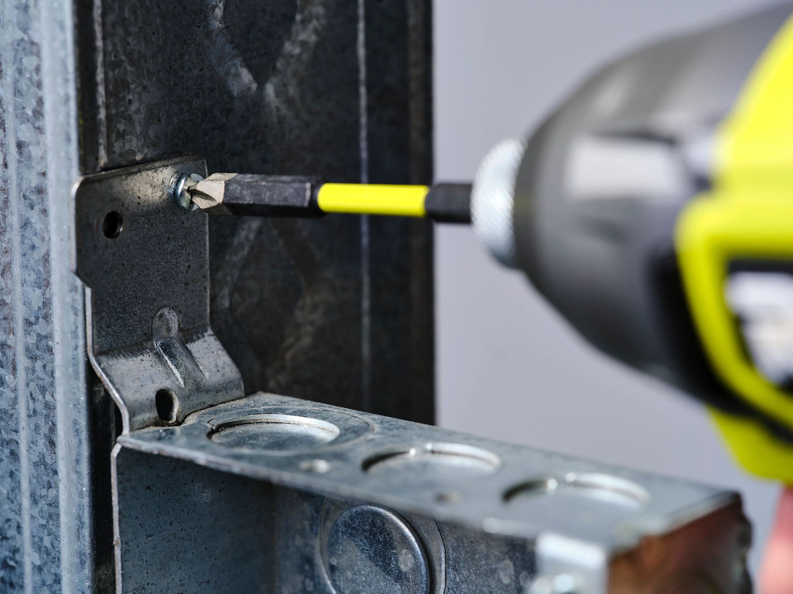 Product Features Image for 3 PC. 3-1/2" DIAMOND GRIT IMPACT DRIVE BITS.