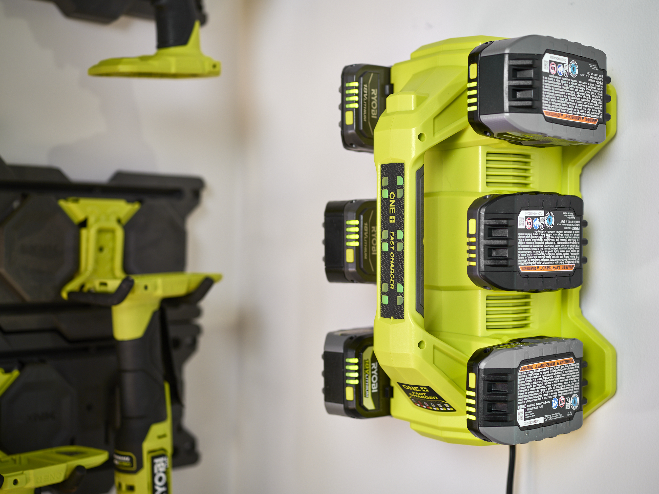 Product Features Image for 18V ONE+ 6-PORT FAST CHARGER.