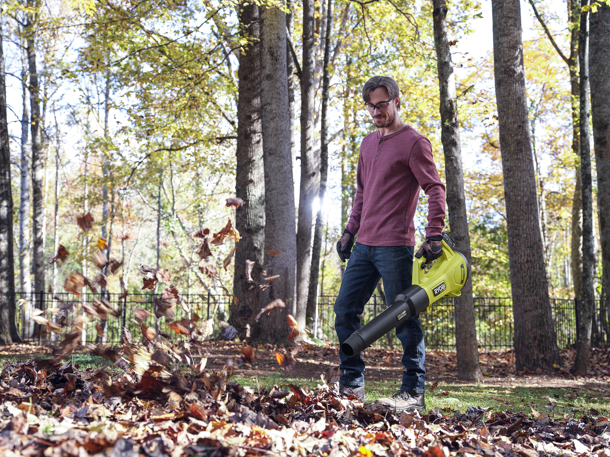 Product Features Image for 18V ONE+ HP BRUSHLESS 450 CFM WHISPER SERIES BLOWER TOOL ONLY.