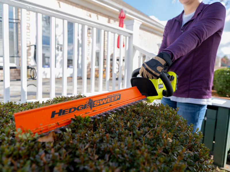 Ryobi 22 online cordless hedge trimmer