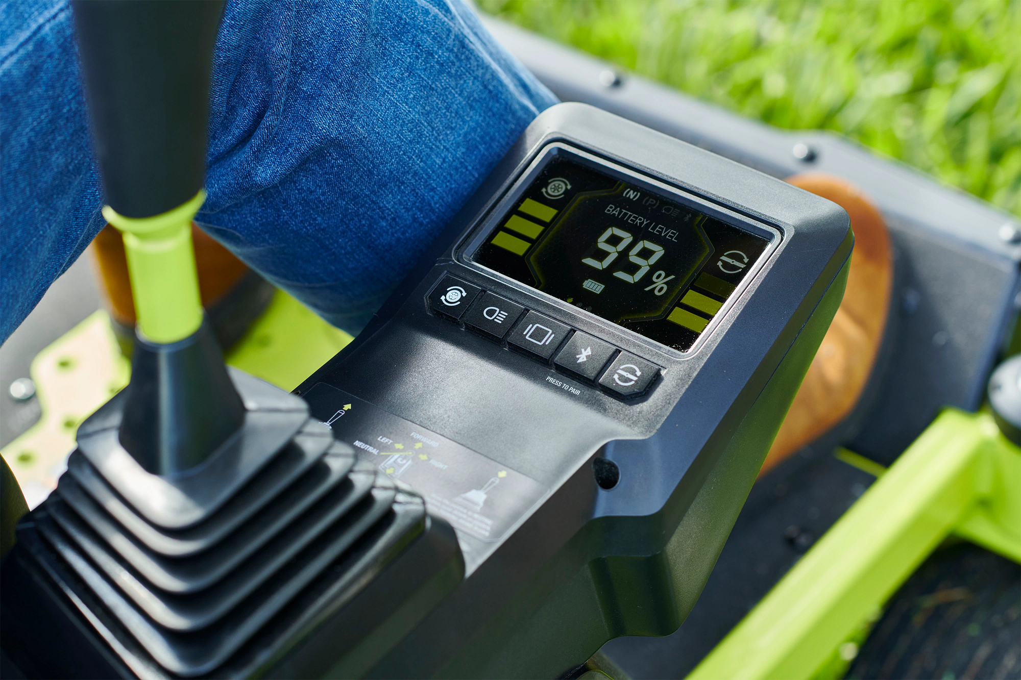 Product Features Image for 80V HP BRUSHLESS 30" LITHIUM ELECTRIC ZERO TURN RIDING MOWER.