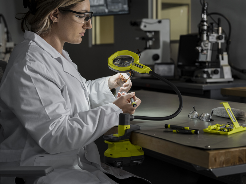 Product Features Image for 18V ONE+ MAGNIFYING LED CLAMP LIGHT.