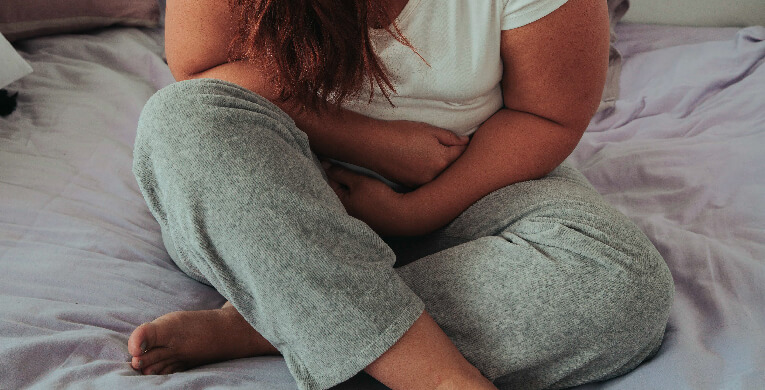 los-colicos-menstruales-fuertes-y-coagulos-se-relacionan-int-articulo-2