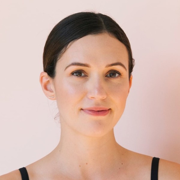 adriene mishler net worth 2025 - Ilustrasi 3