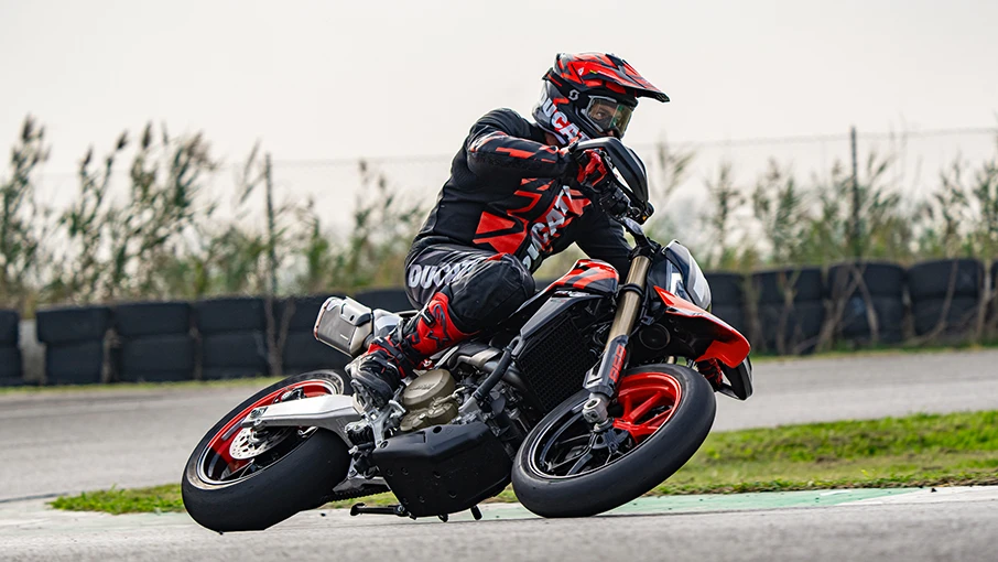 Hypermotard 698 Mono Press Reviews