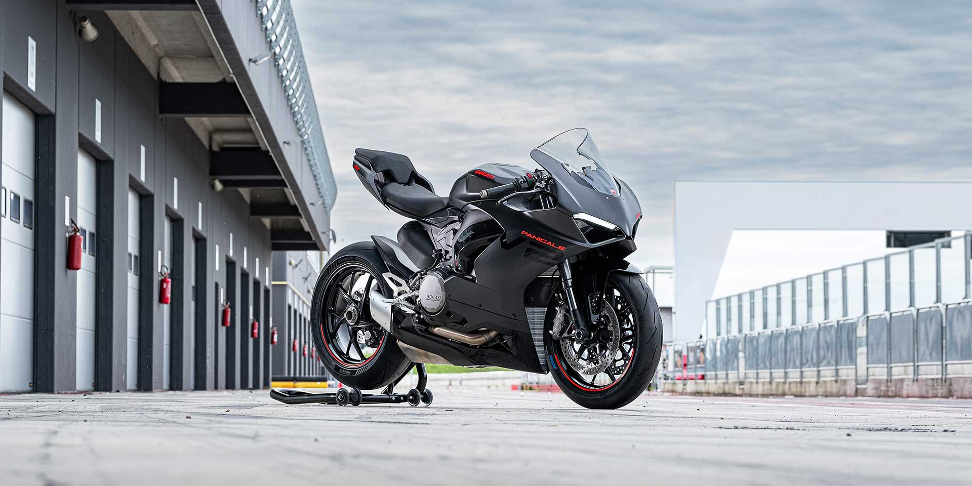 Neue Ducati-Kollektion von Racing bis Lifestyle - SHE RIDES