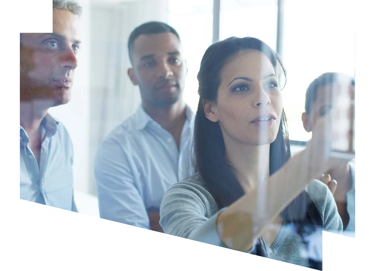 Businesswoman brainstorming with colleagues 