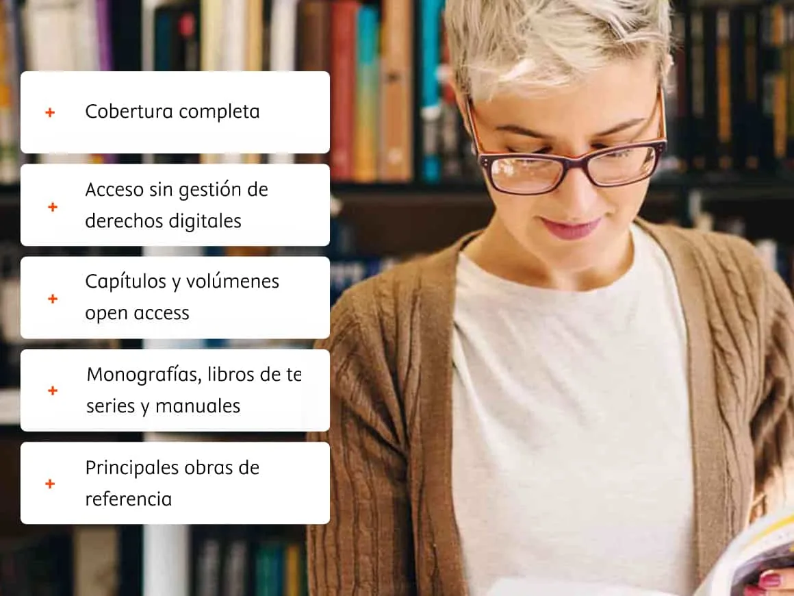 Mujer leyendo un libro en una biblioteca