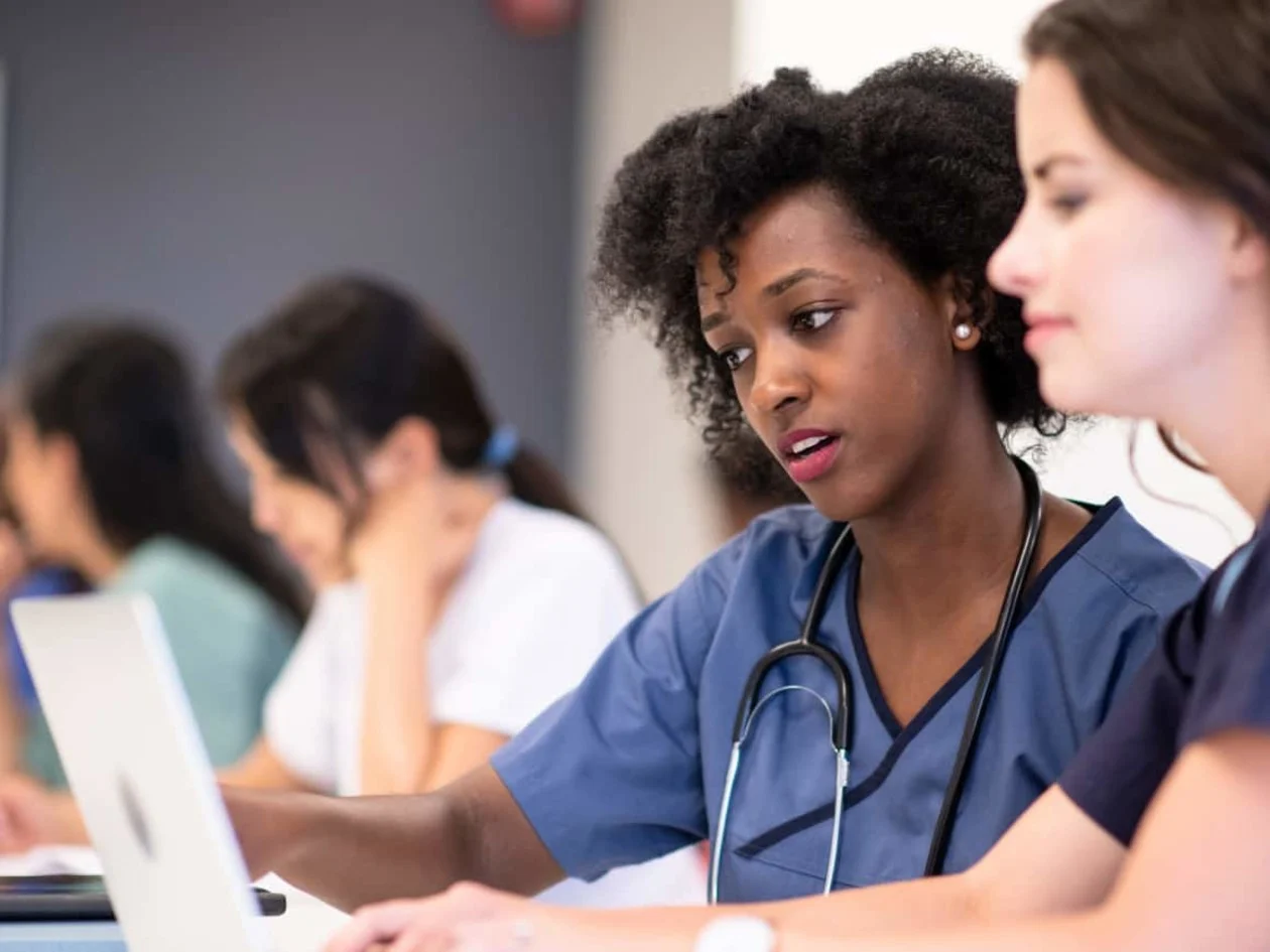 Nurse student computer stethoscope Benefit