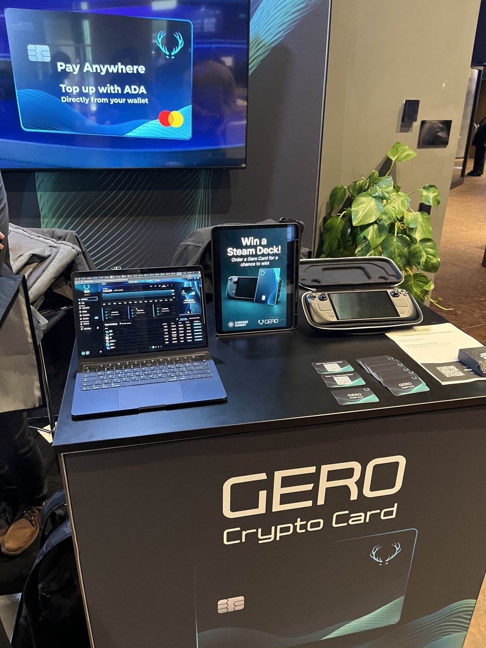 gero-at-cardano-summit-berlin-midnight-summit-london - Image 002-0eaae0_66801