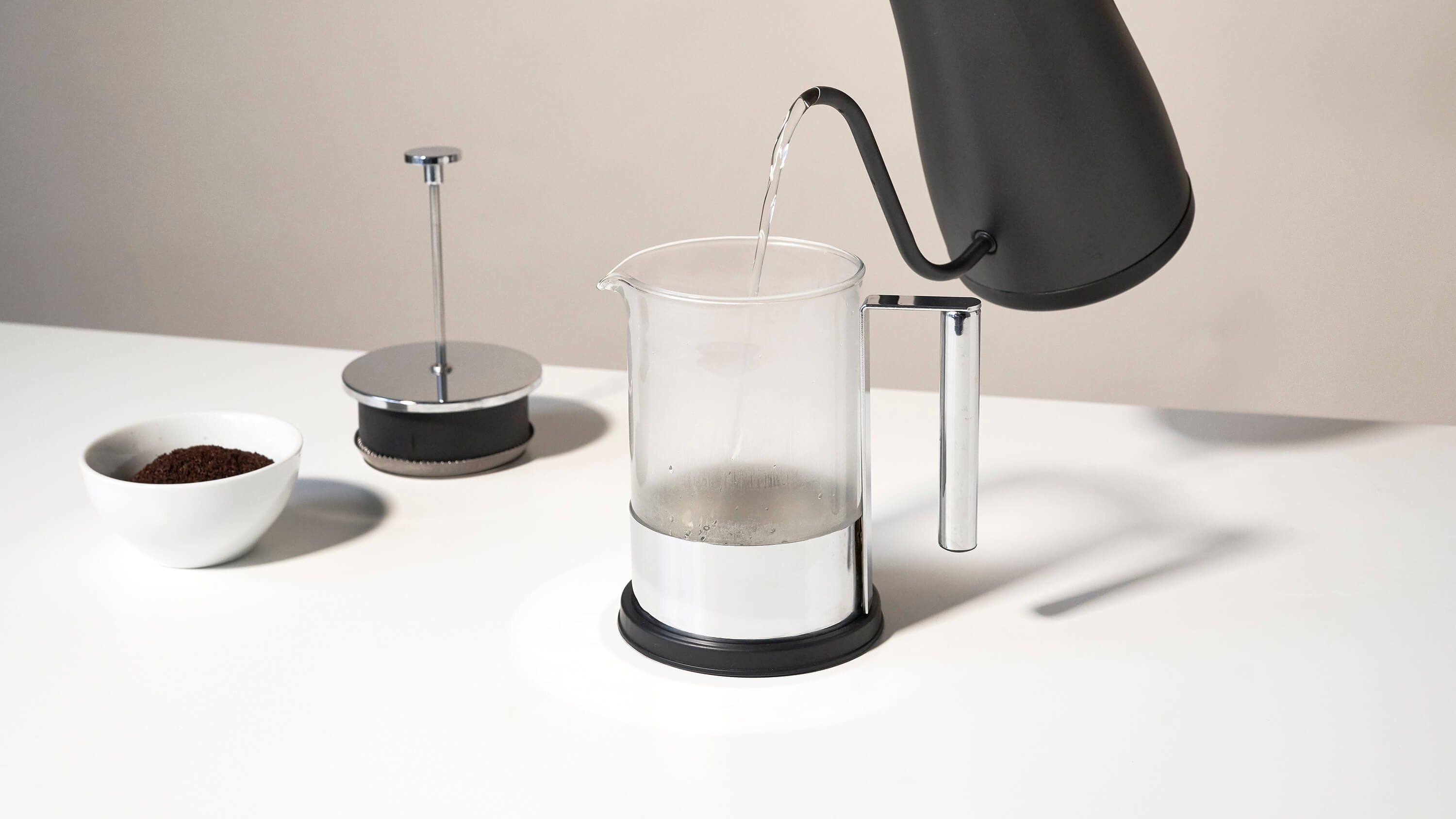 How to Use a French Press Coffee Maker 