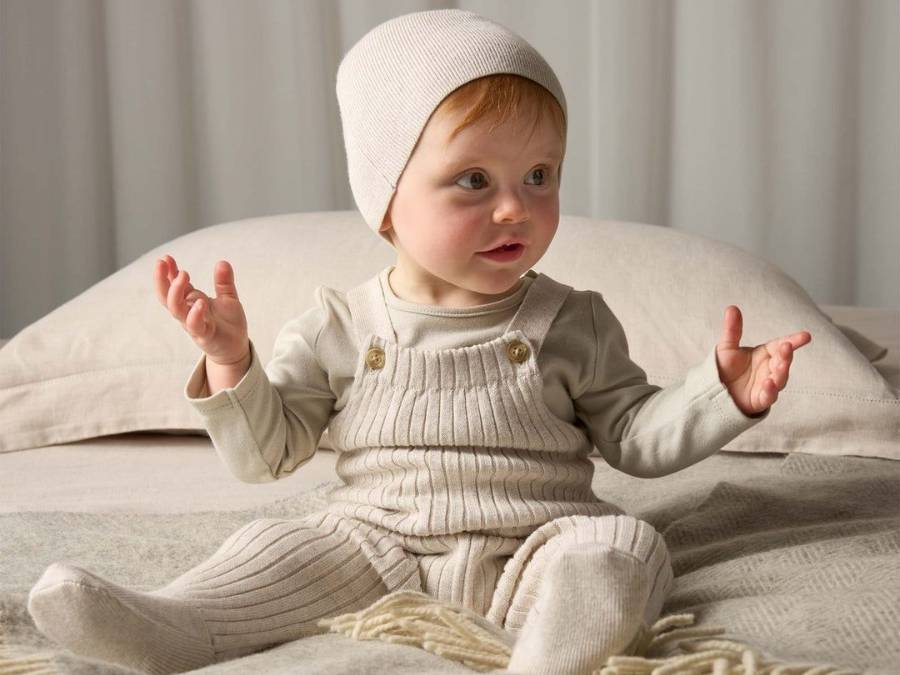What do babies start talking - Image