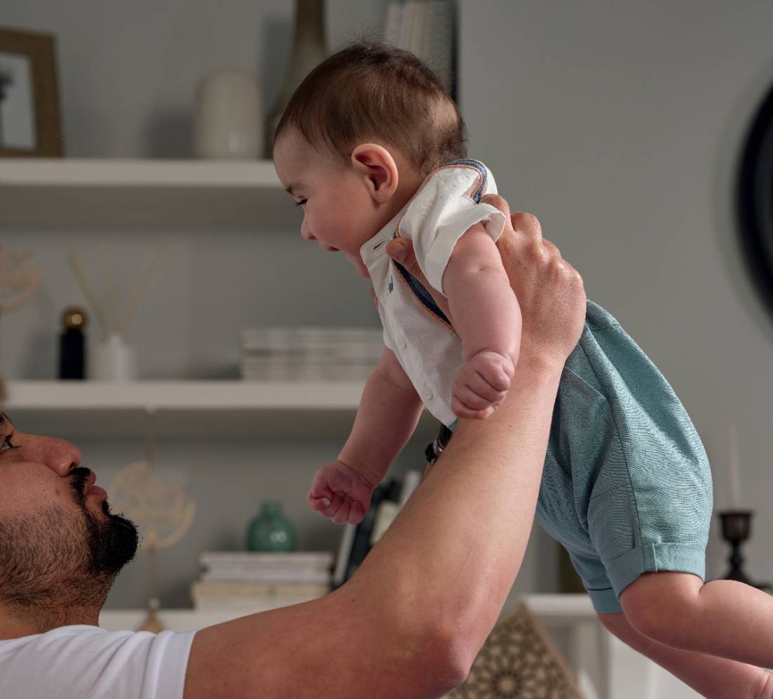 Lightweight Design Image | 5 Features to Look for in Newborn Car Seats | Mamas & Papas blog