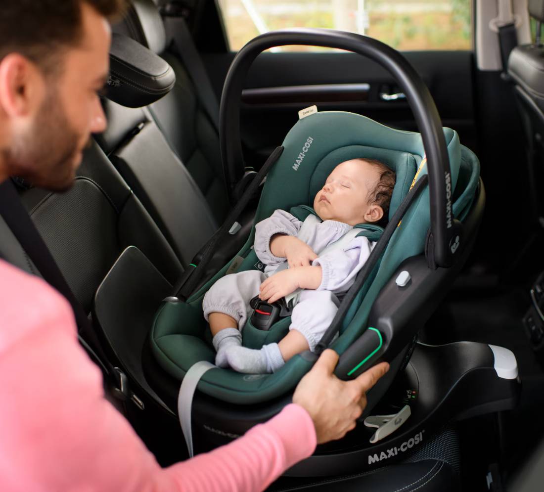 Adaptable Harnesses and Headrests image | 5 Features to Look for in Newborn Car Seats | Mamas & Papas blog
