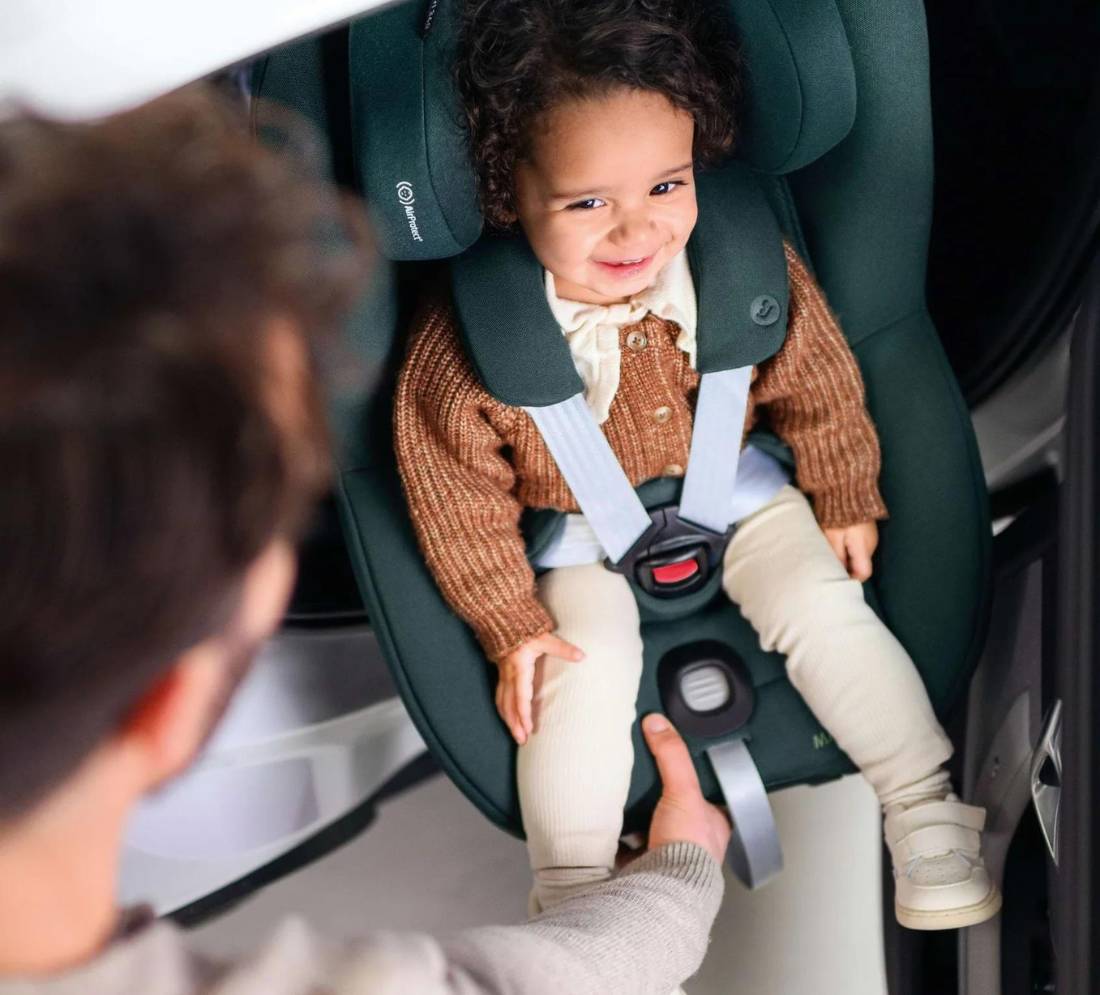 Additional Considerations: Isofix and Car Compatibility Image | 5 Features to Look for in Newborn Car Seats | Mamas & Papas blog