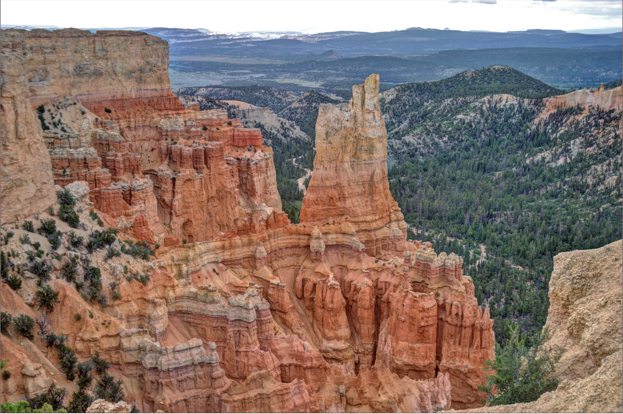 Bryce Canyon National Park is a national park of the United States located in southwestern Utah. The major feature of the park is Bryce Canyon, which, despite its name, is not a canyon but a collection of giant natural amphitheaters along the eastern side of the Paunsaugunt Plateau.