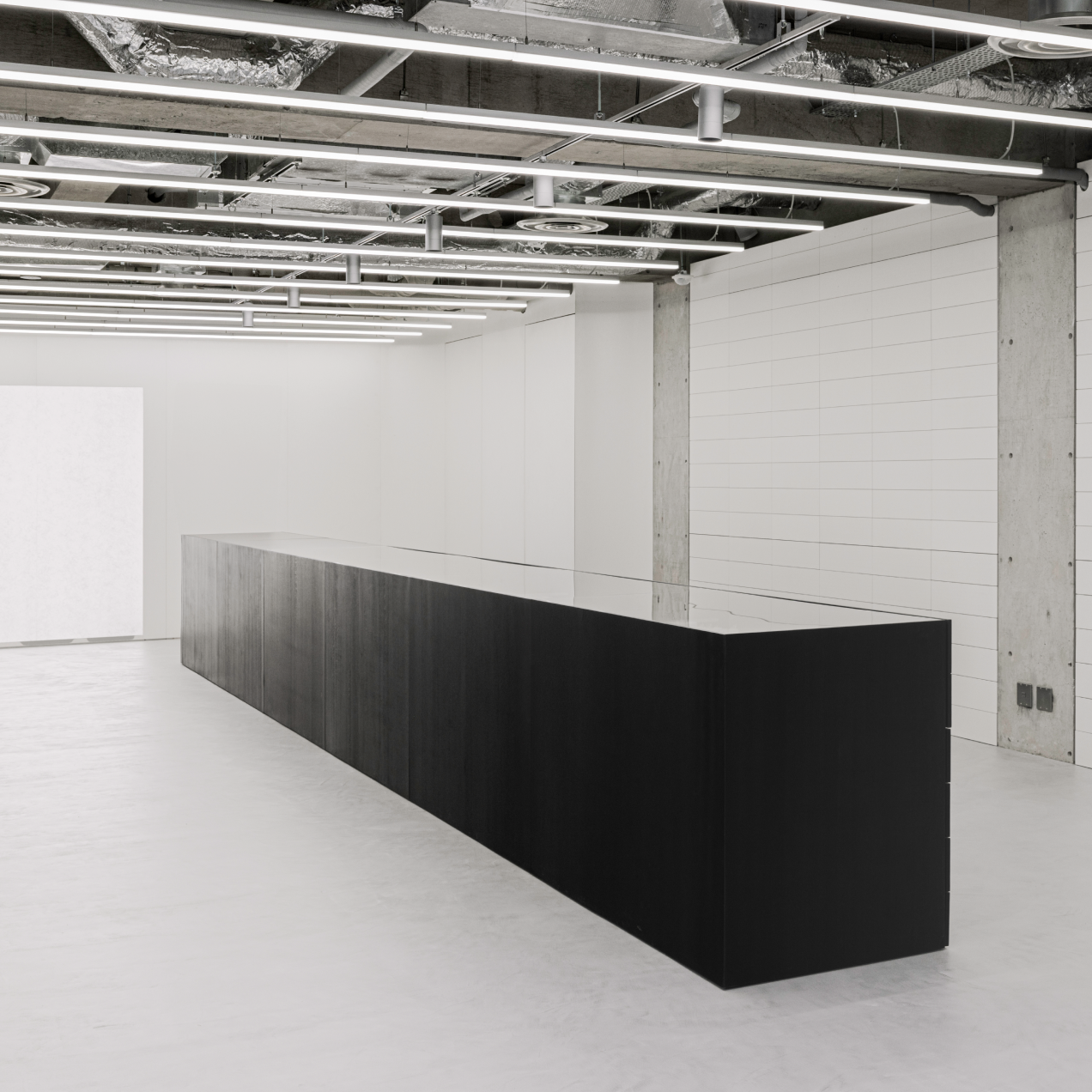 【希少】TOMWOOD custome plan international Sleek Ear Chain Gold Diamonds 140 mm - Tom Wood Project