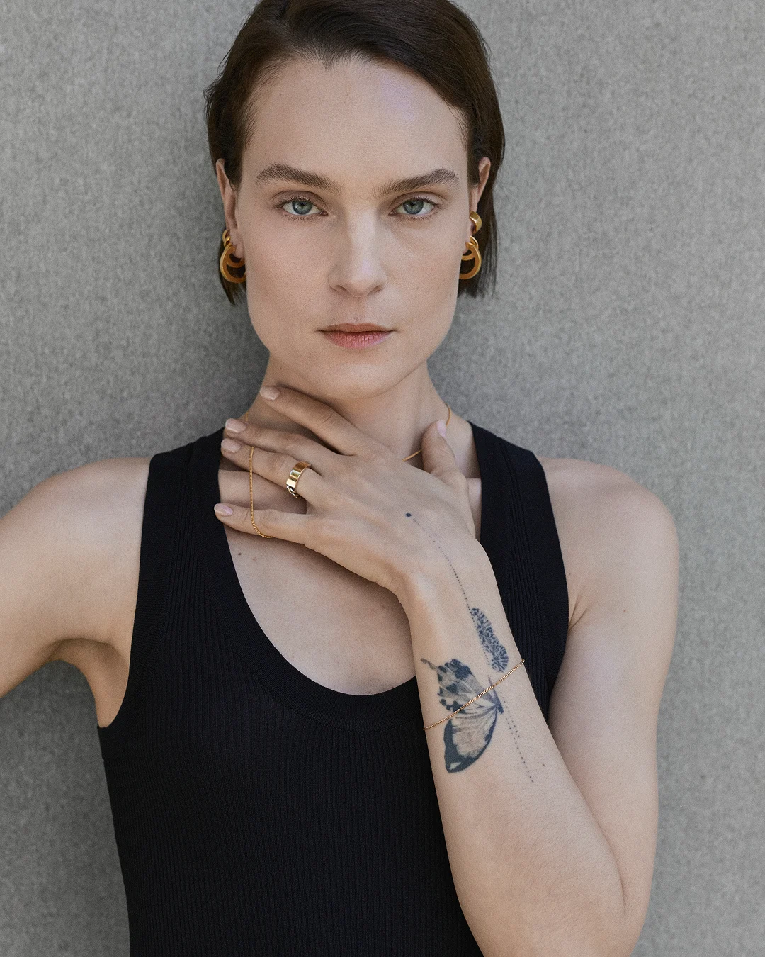 Frontpage - Always on #1 - Image split #1 (Ear hoops)