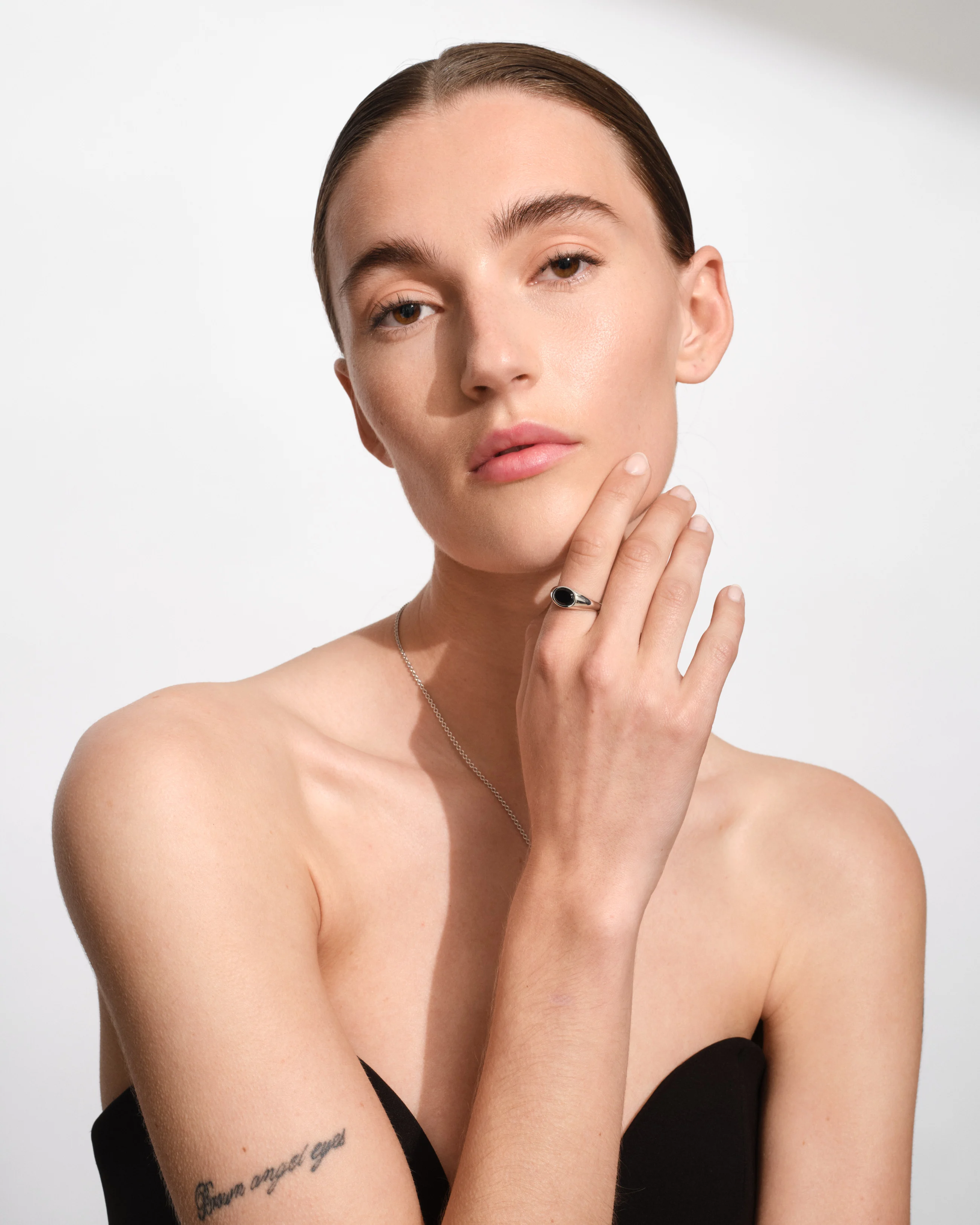 Landingpage - Black onyx rings - Image split (Silver rings)