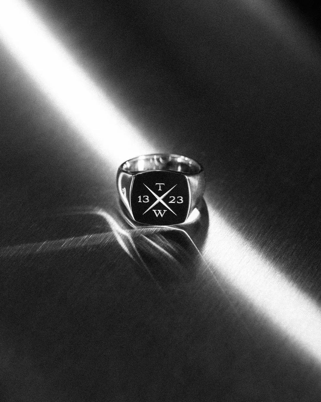 Engraving landingpage Tom Wood Project Official Online Store