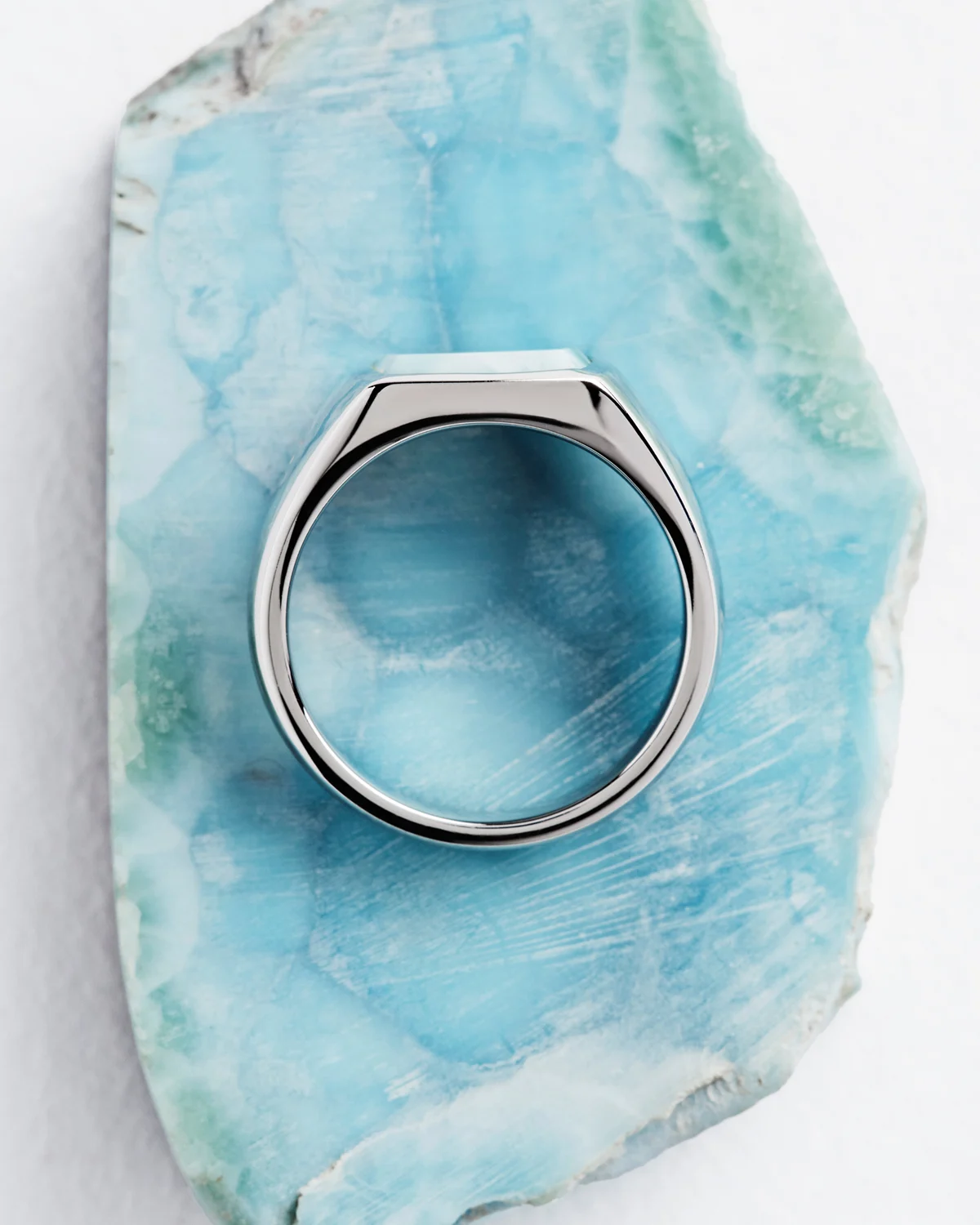 Frontpage - Ice blue Rings (mobile)