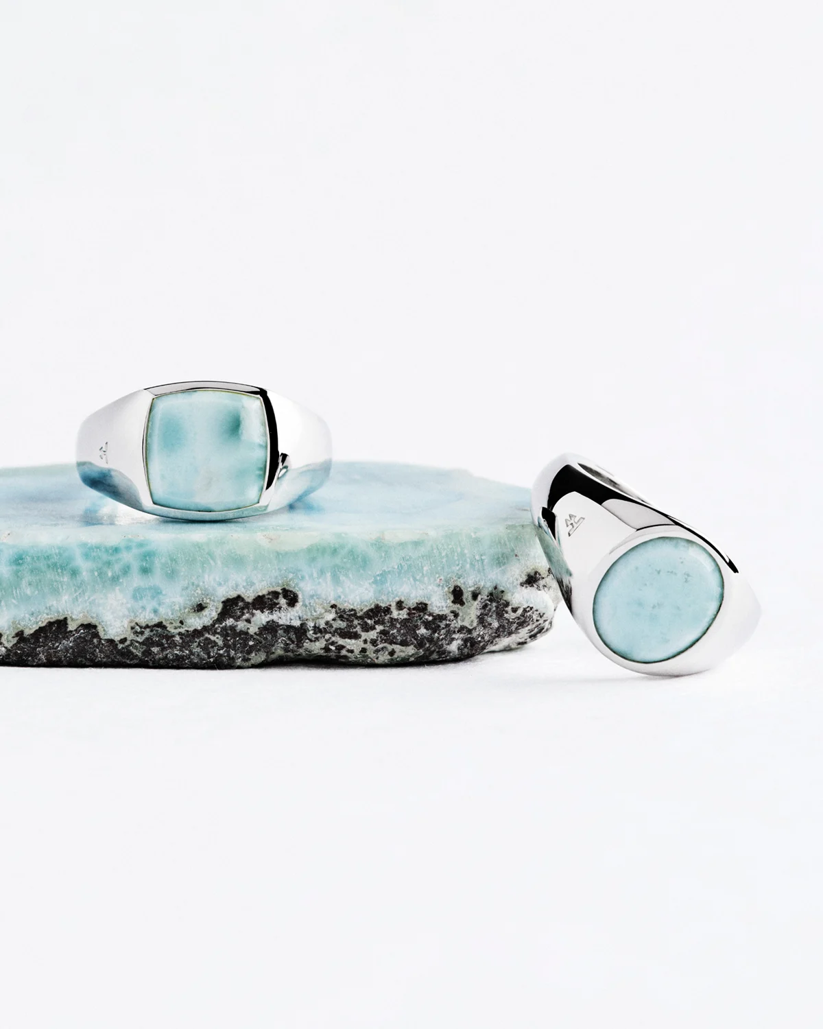 Frontpage - Ice blue Rings (mobile)