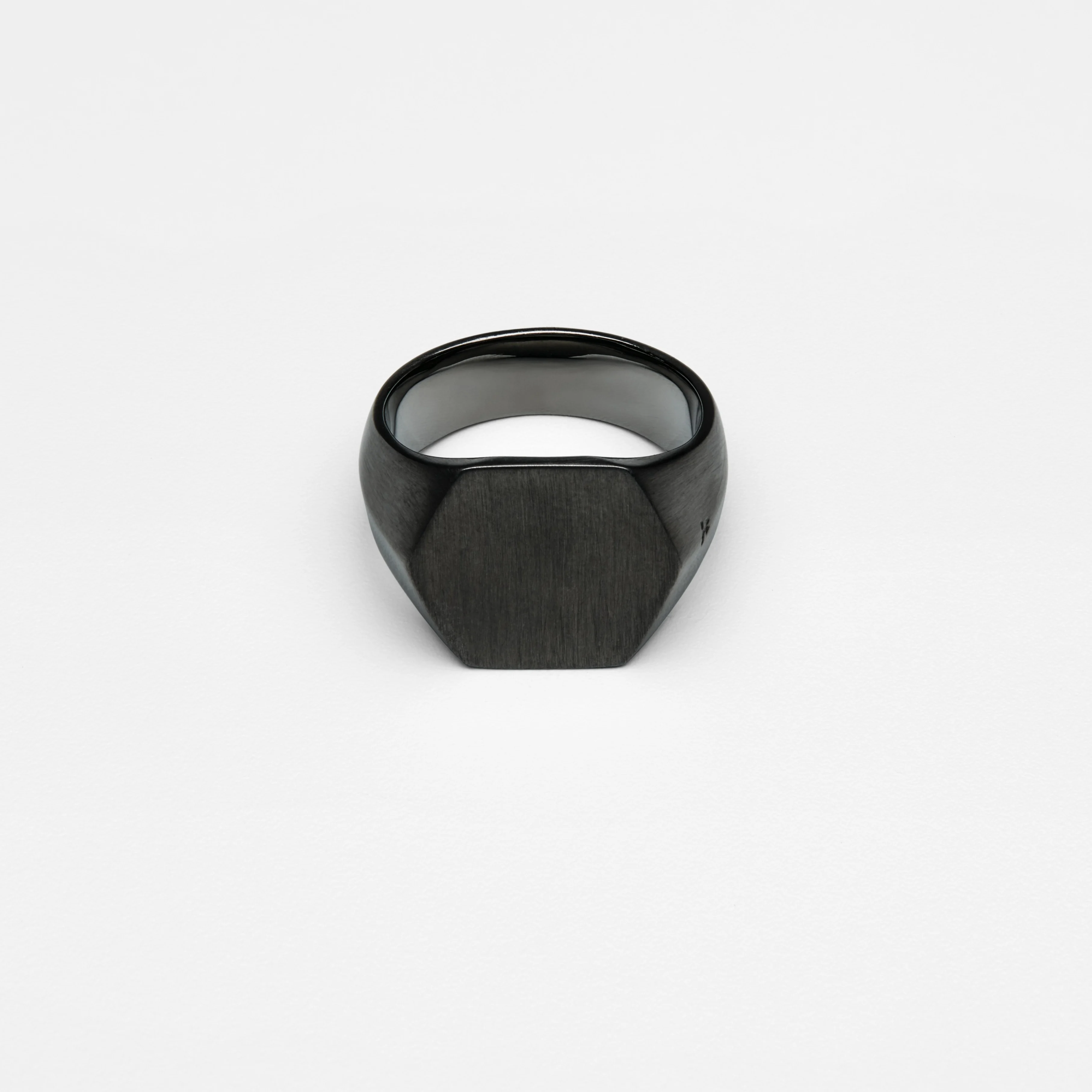 Hexagon Ring Black edition