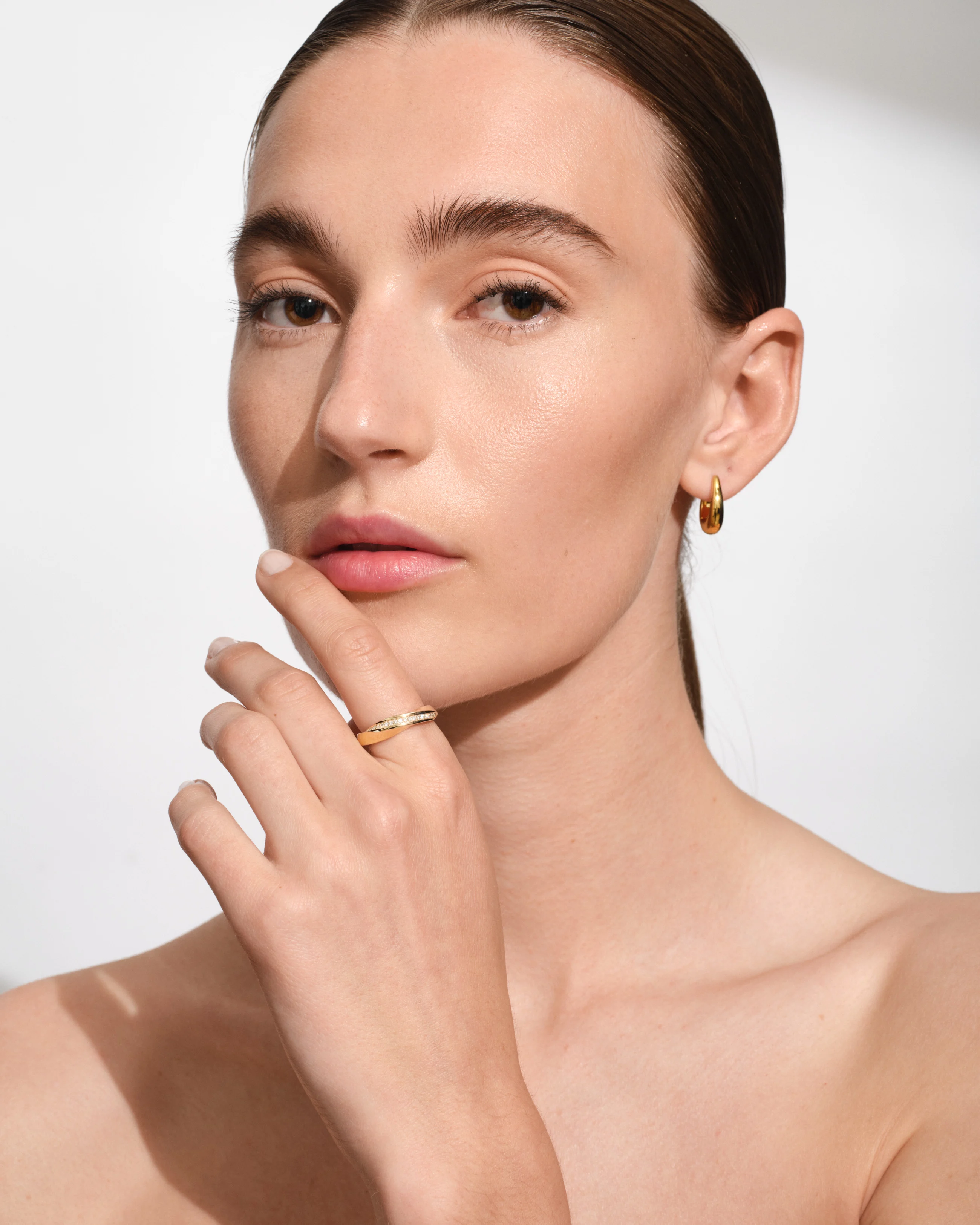 Tom Wood infinity band slim gold diamond