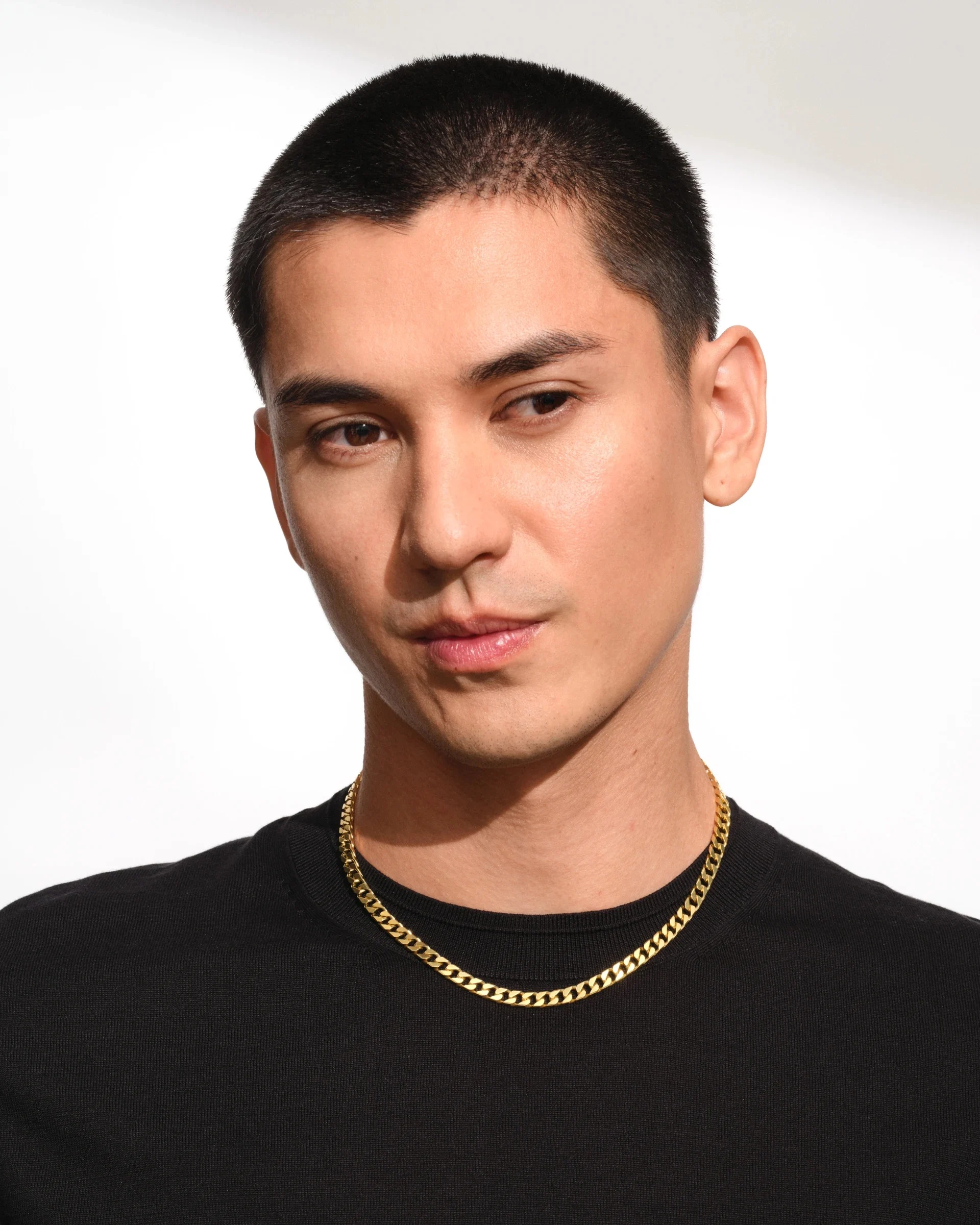 Landingpage - Necklaces for him - Image split (gold necklaces)