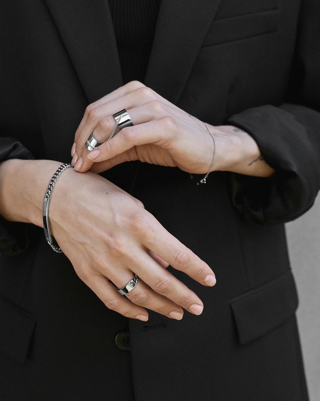 Frontpage - Always on #1 - Image split #2 (Rings)