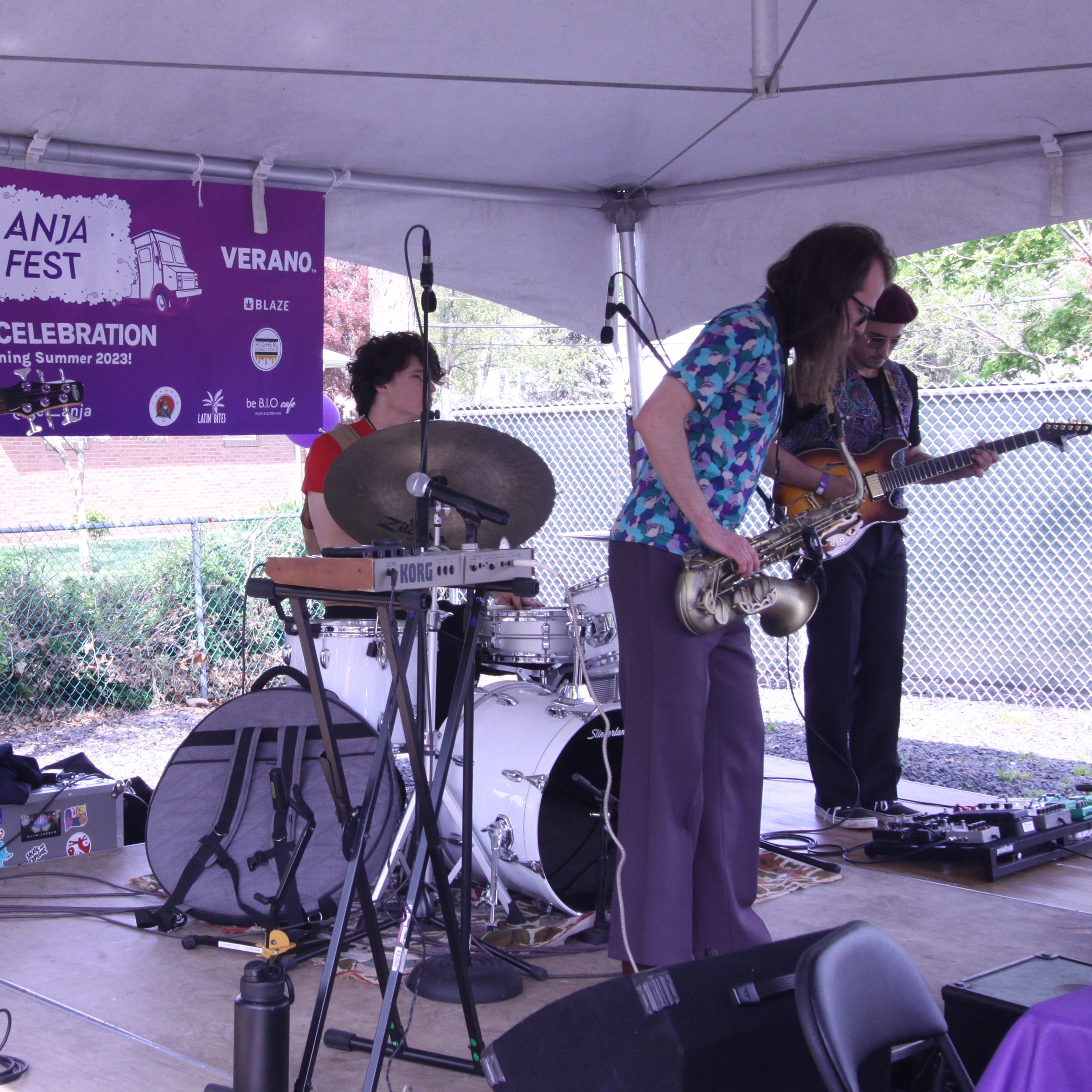 live music (rugburn)