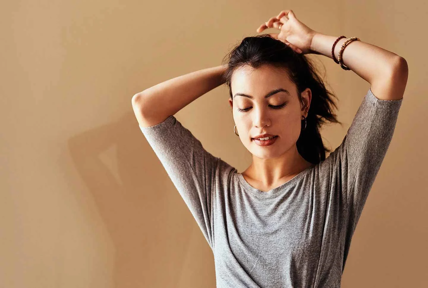 HOW TO MOISTURIZE YOUR SCALP WITHOUT SHAMPOO HOW TO MOISTURIZE YOUR SCALP WITHOUT SHAMPOO