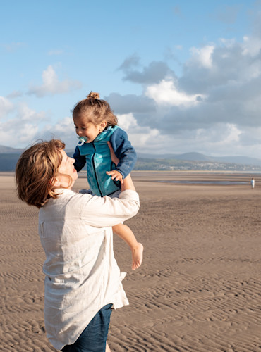 Low deposit and Price Promise guarantee