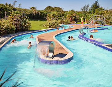 The lazy river and water jets at Reighton Sands