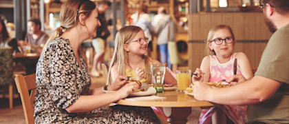 Meal time at the Lakeside Bay bar and restaurant