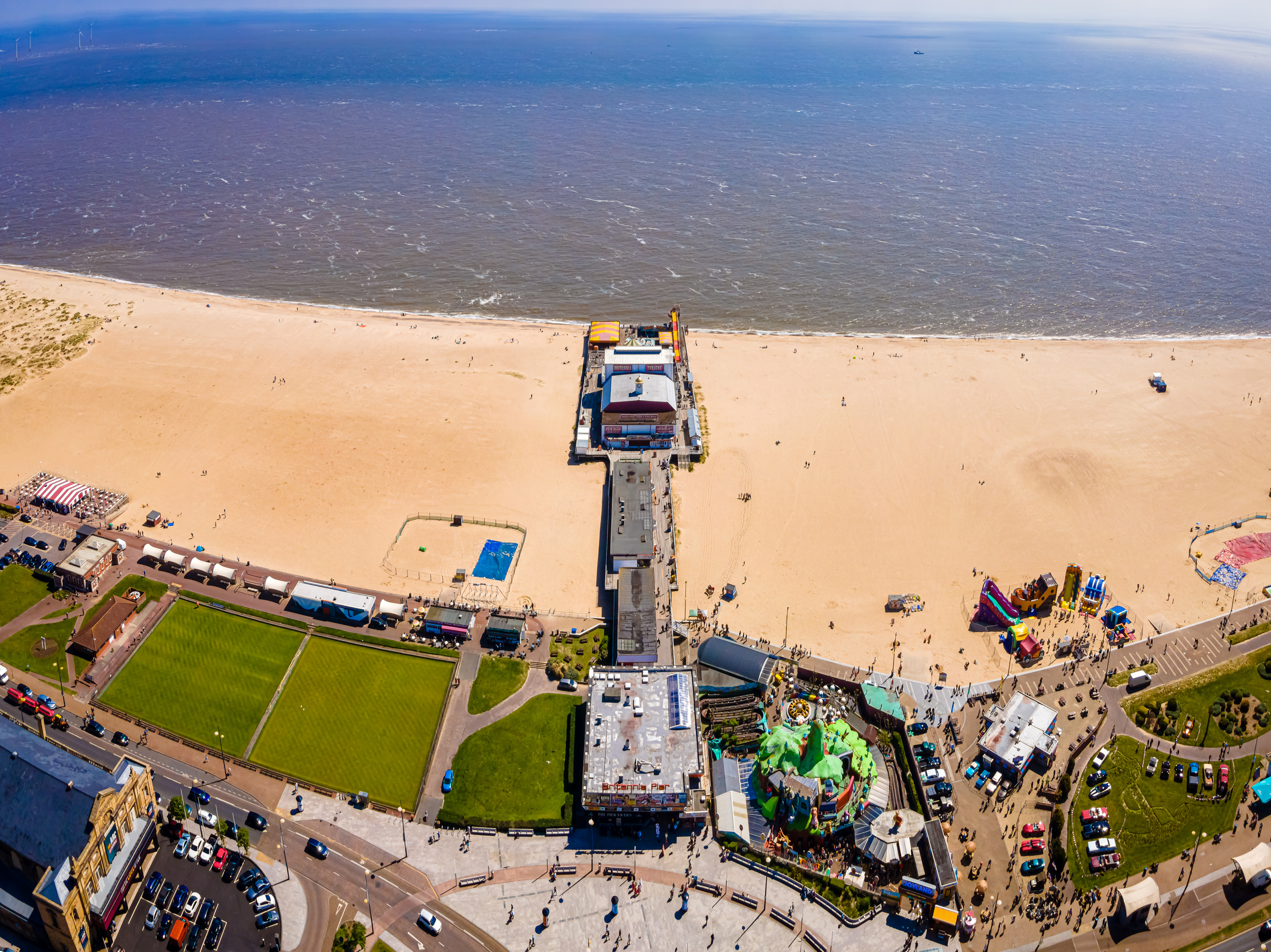 is great yarmouth beach dog friendly