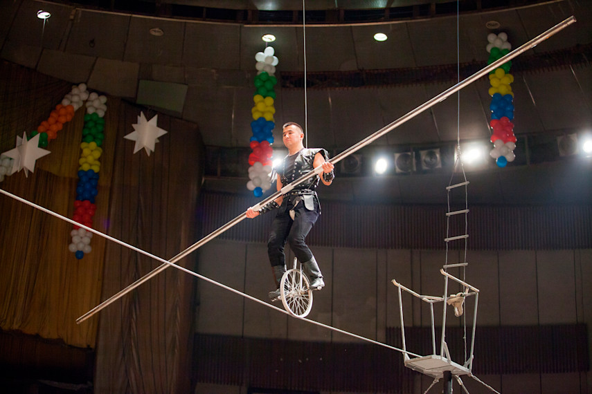 3. Christmas Circus & Water Spectacular, Hippodrome Circus