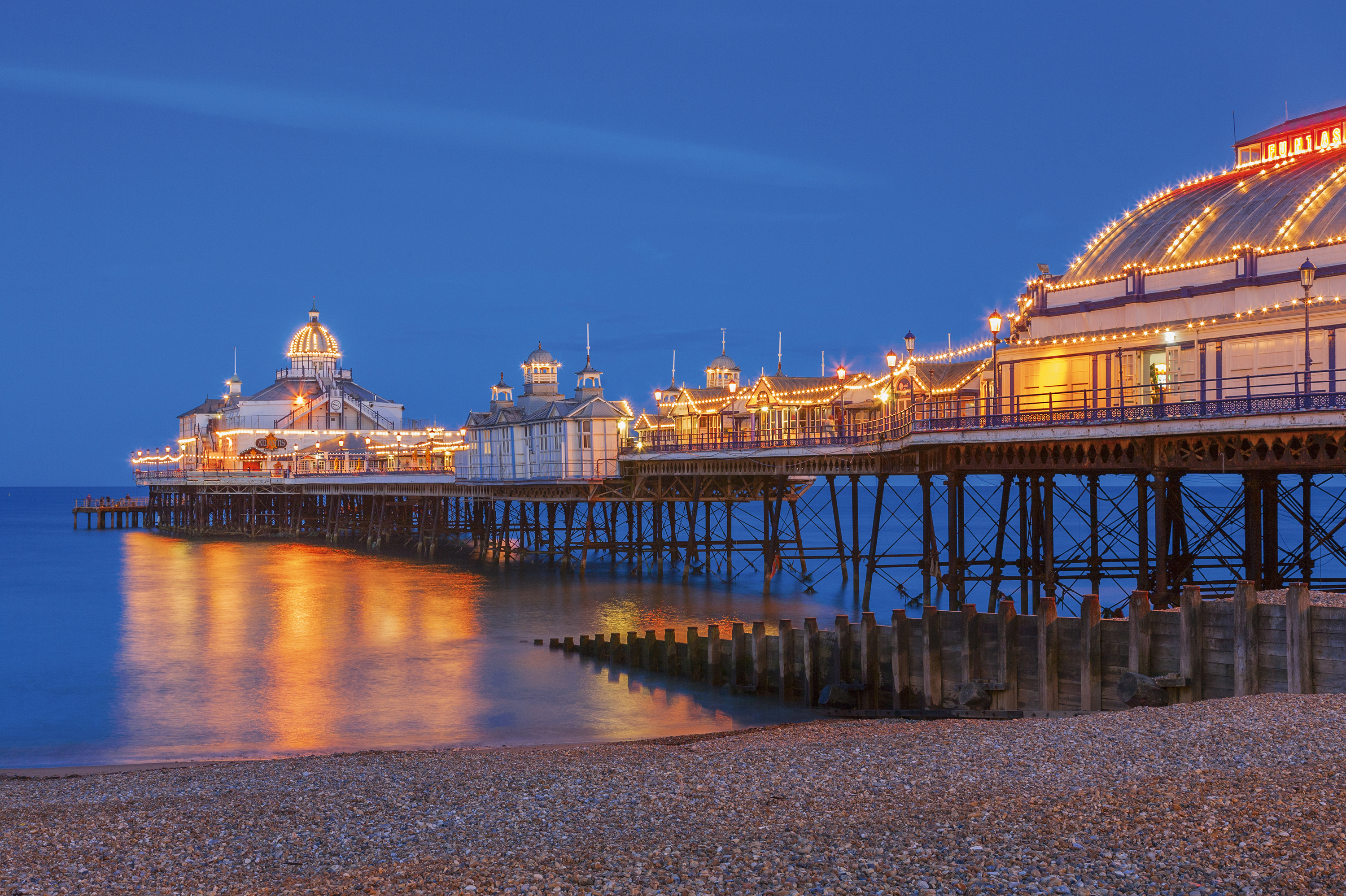 can dogs go on eastbourne pier