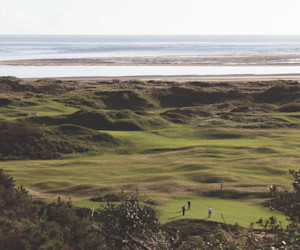 Porthmadog Golf Club below the park