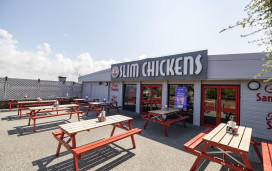 Outdoor seating area of Slim Chickens