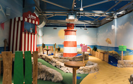 Indoor crazy golf