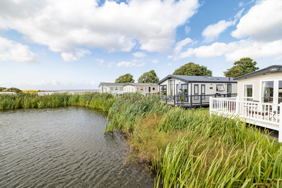 Is Doniford Bay Holiday Park flat or hilly?