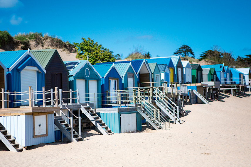 Beach walks: fresh sea breeze strolls