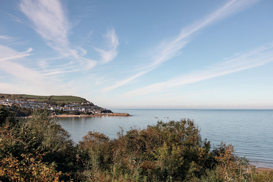Is Quay West Holiday Park flat or hilly?