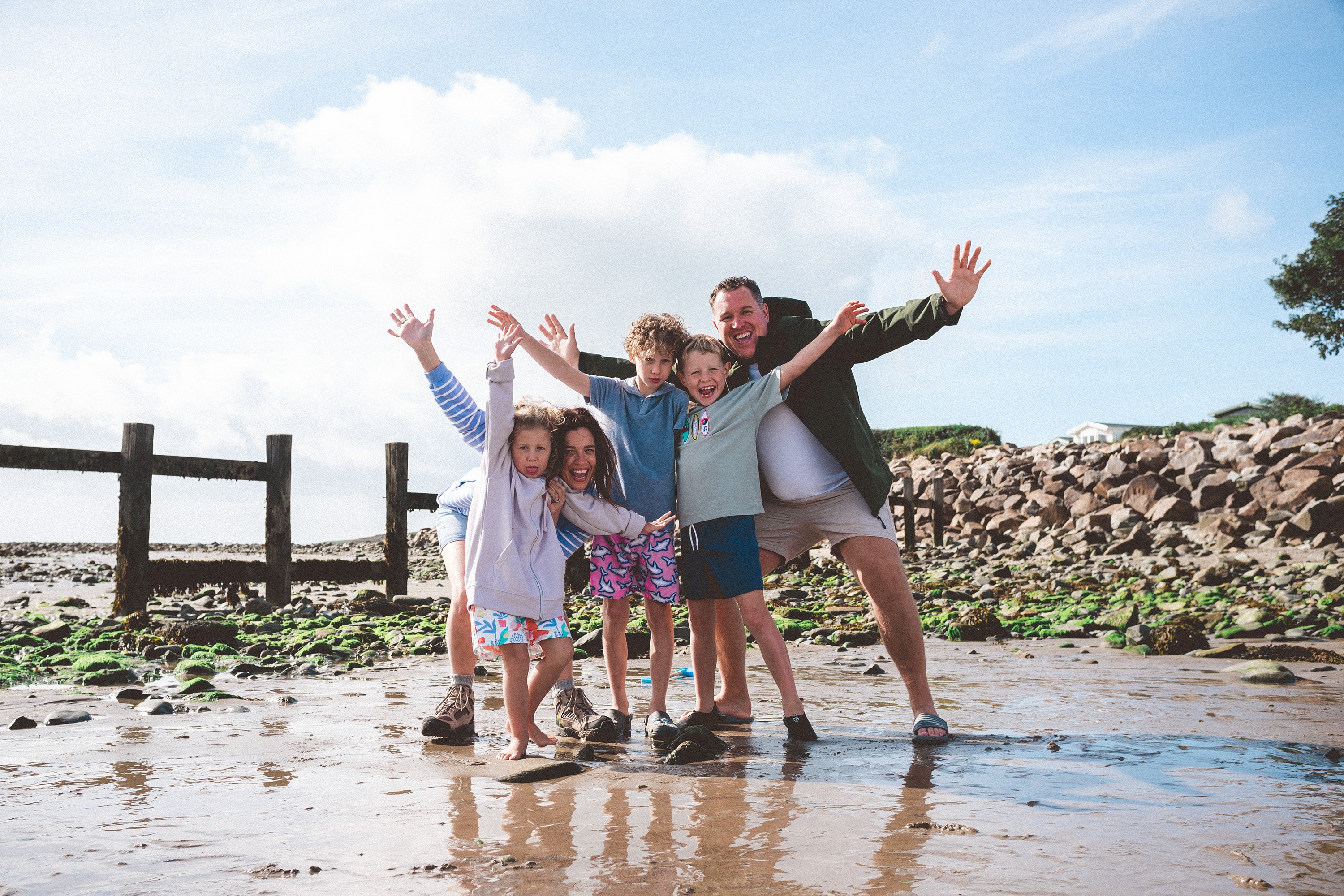 Low deposit and Price Promise guarantee