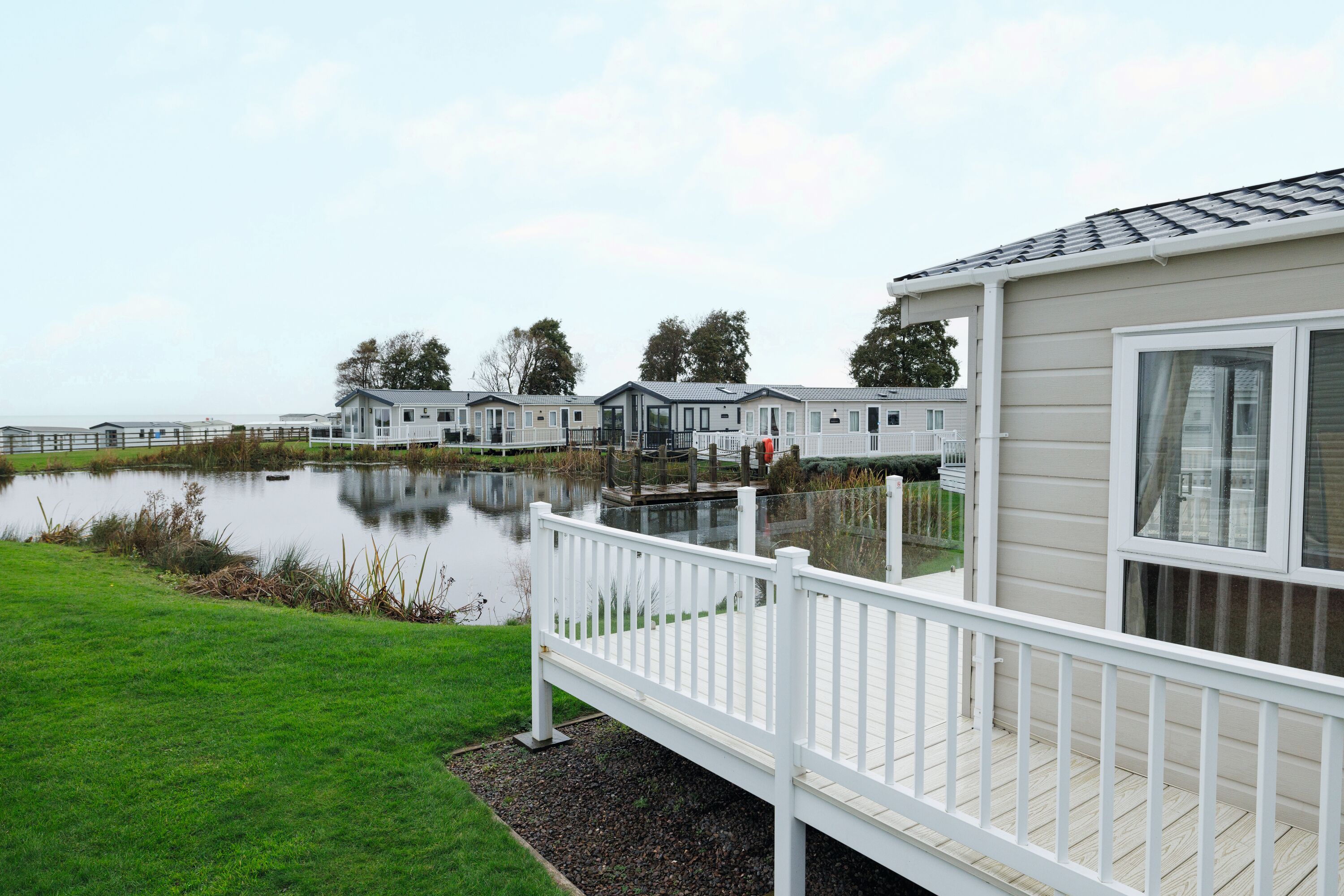 signature gold caravan