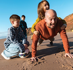 Low deposit and Price Promise guarantee