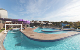 Outdoor lazy river