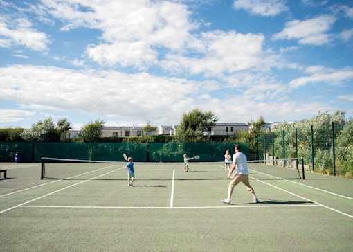 Wimbledon wannabe? Play tennis on a Haven holiday!